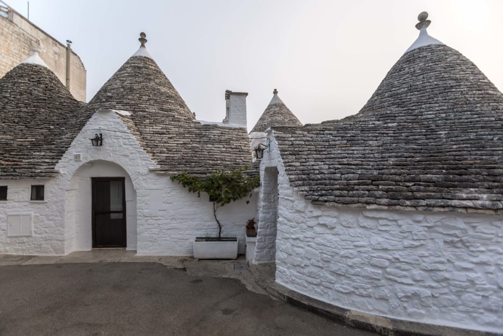 Visit Alberobello: la terra dei Trulli